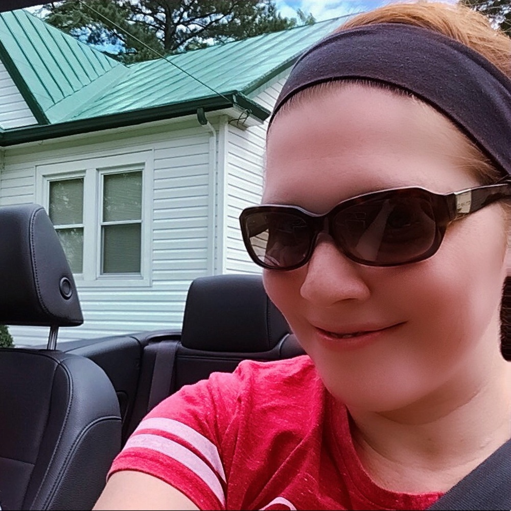 Meet your Posher, Elizabeth